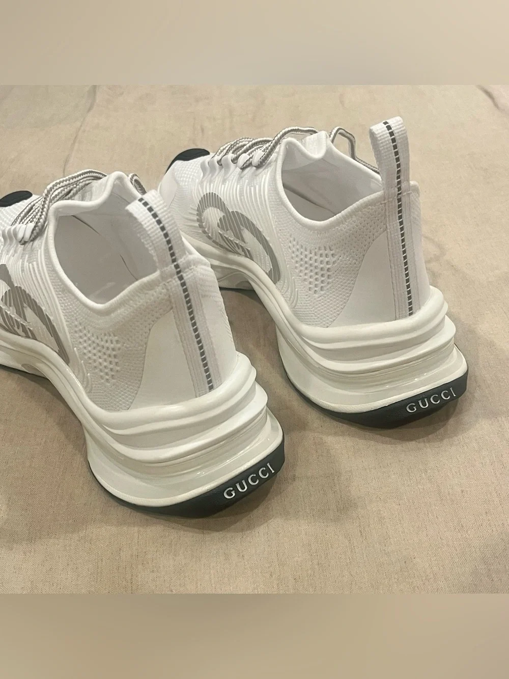 Gucci gg logo